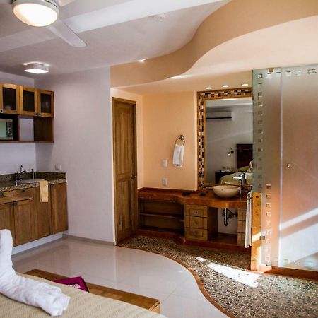 Hotel Andales On The Bay Suites Puerto Vallarta Extérieur photo