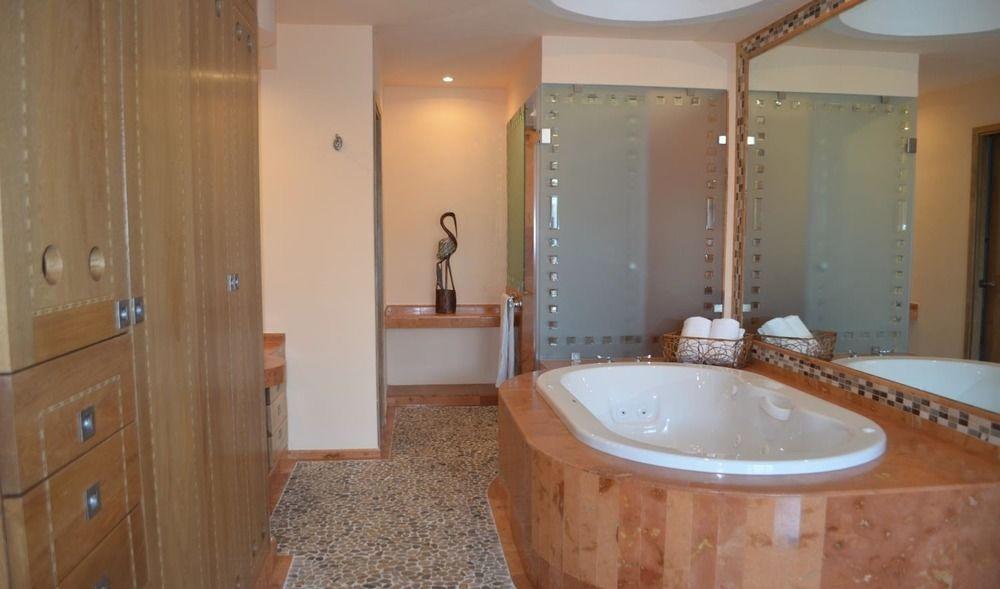 Hotel Andales On The Bay Suites Puerto Vallarta Extérieur photo