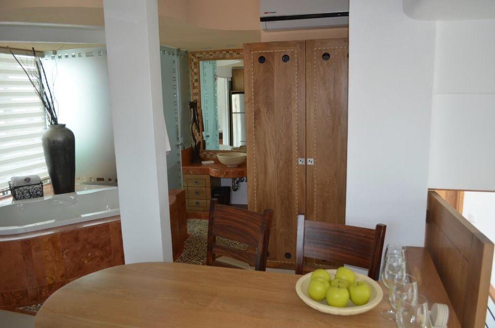 Hotel Andales On The Bay Suites Puerto Vallarta Extérieur photo