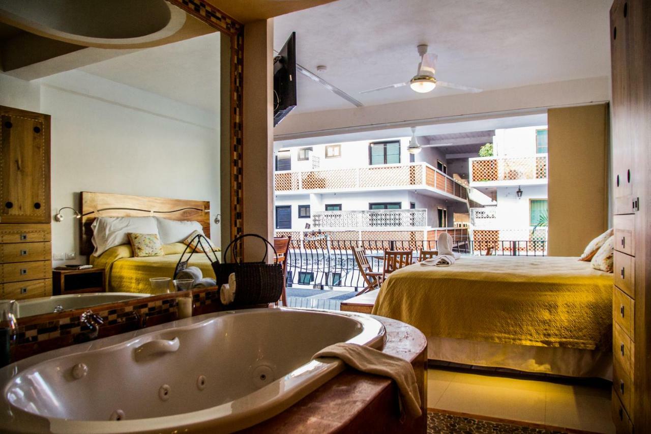 Hotel Andales On The Bay Suites Puerto Vallarta Extérieur photo
