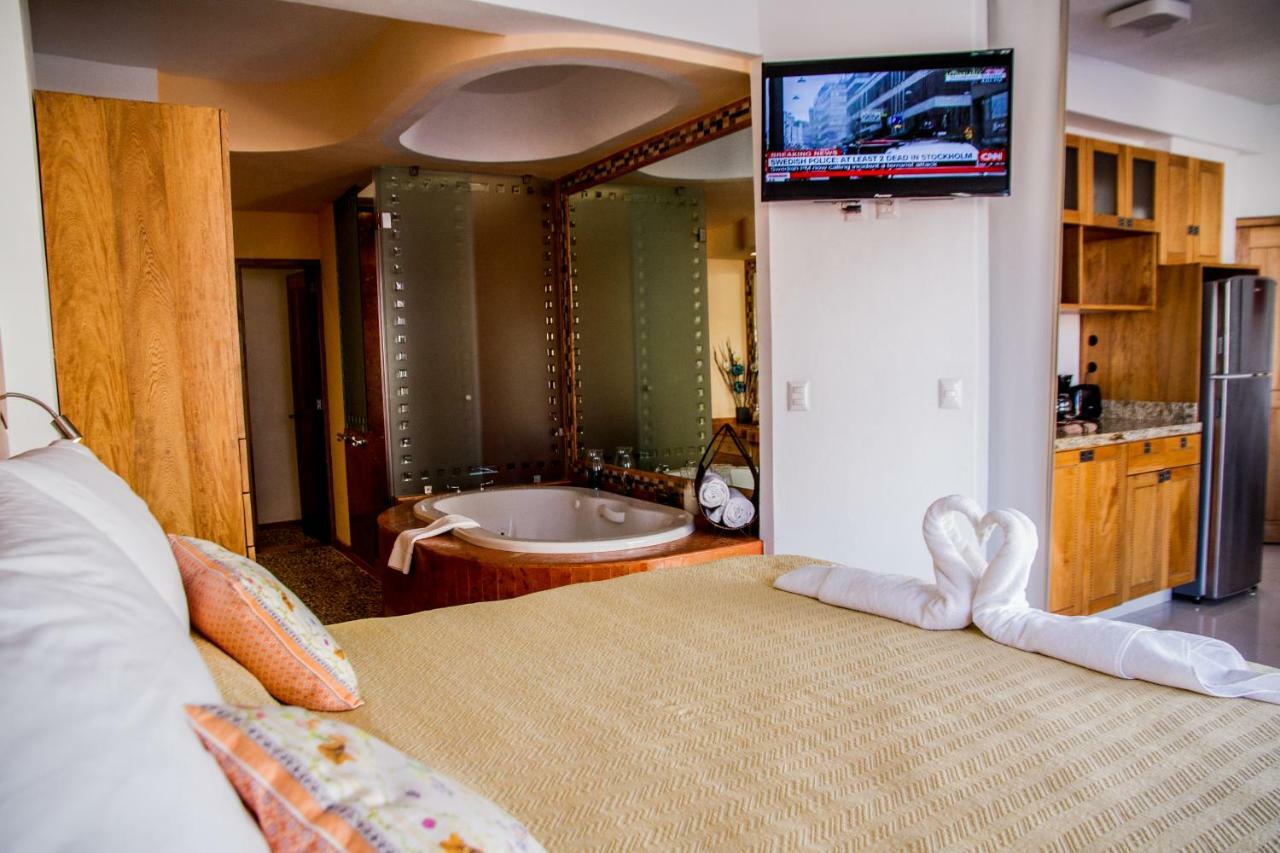 Hotel Andales On The Bay Suites Puerto Vallarta Extérieur photo